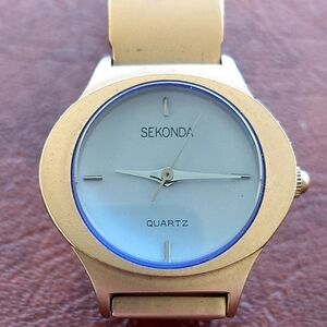 Working Sekonda Quartz | Silver-Tone Integrated Bracelet, Blue Crystal